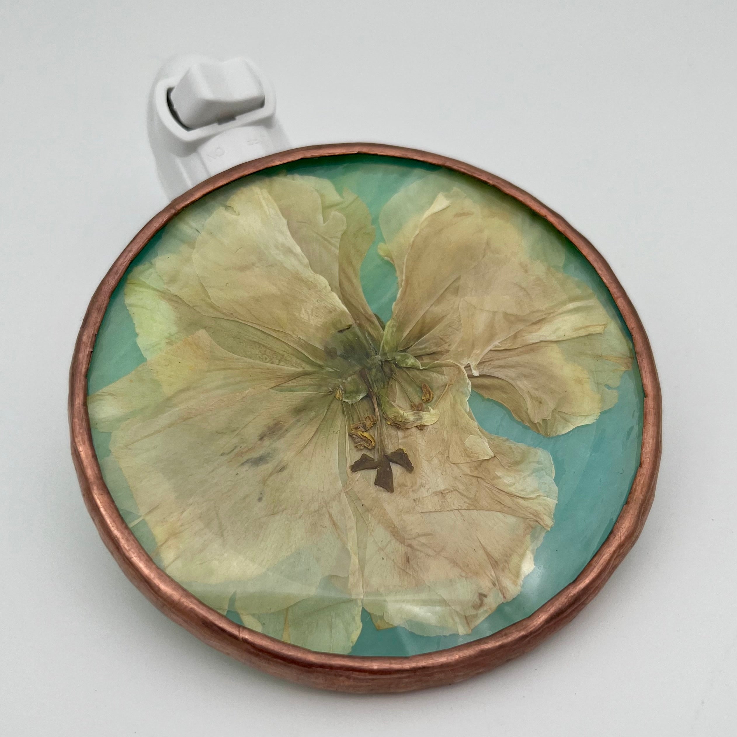 Veda Lisianthus Stained Glass Night Light