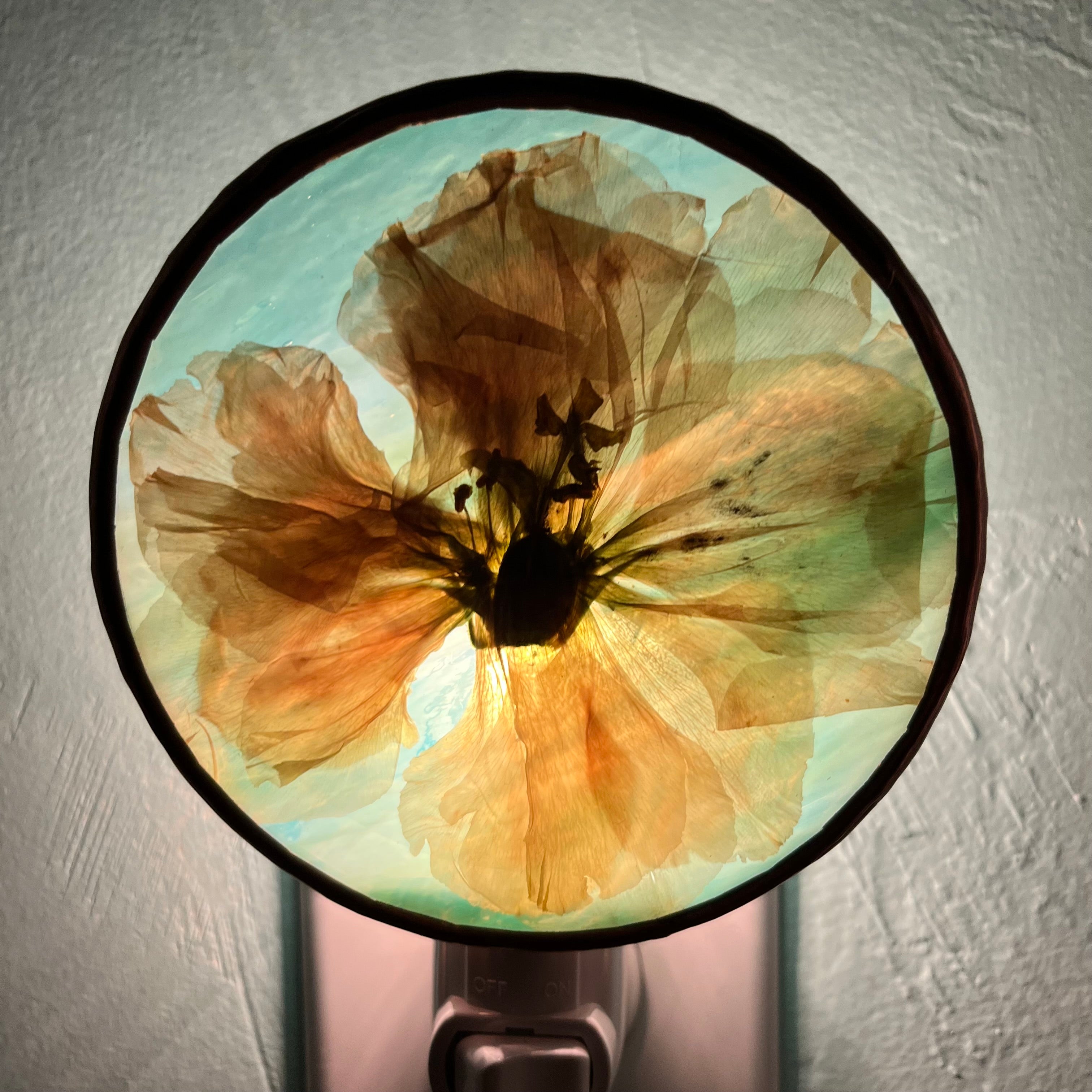 Veda Lisianthus Stained Glass Night Light
